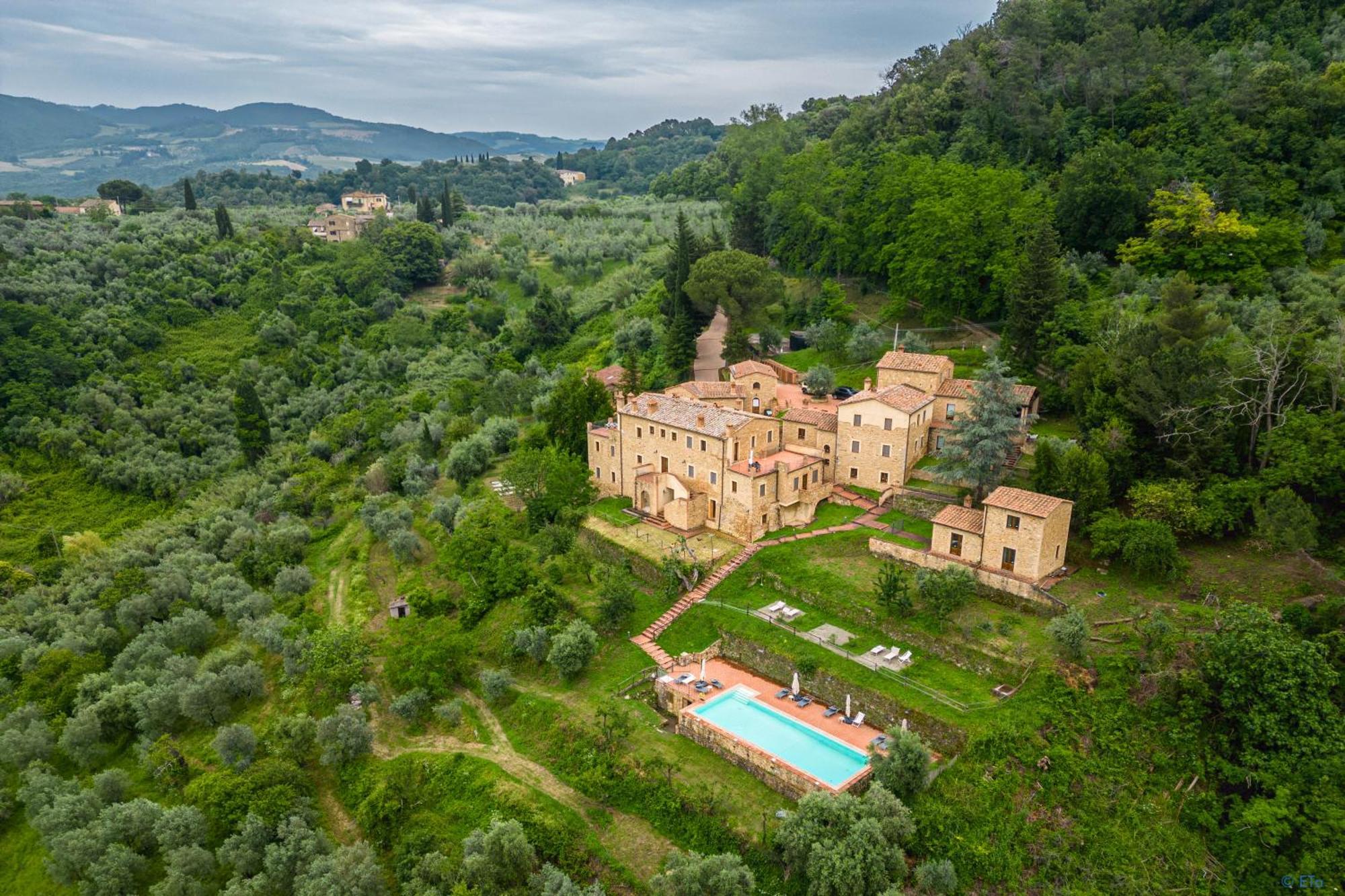 Borgo Gatteraia Aparthotel Volterra Exterior photo