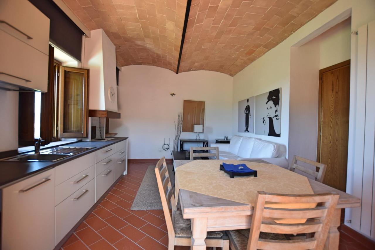 Borgo Gatteraia Aparthotel Volterra Exterior photo